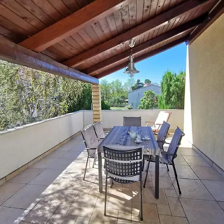Ferienwohnung In Privlaka Mit Grill, Garten Und Terrasse プリヴラカ