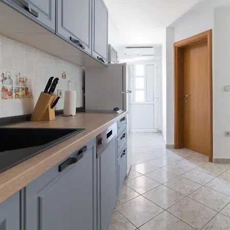 Ferienwohnung In Privlaka Mit Grill, Garten Und Terrasse アパート *