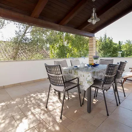 Ferienwohnung In Privlaka Mit Grill, Garten Und Terrasse アパート *