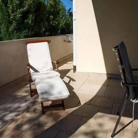 Ferienwohnung In Privlaka Mit Grill, Garten Und Terrasse アパート